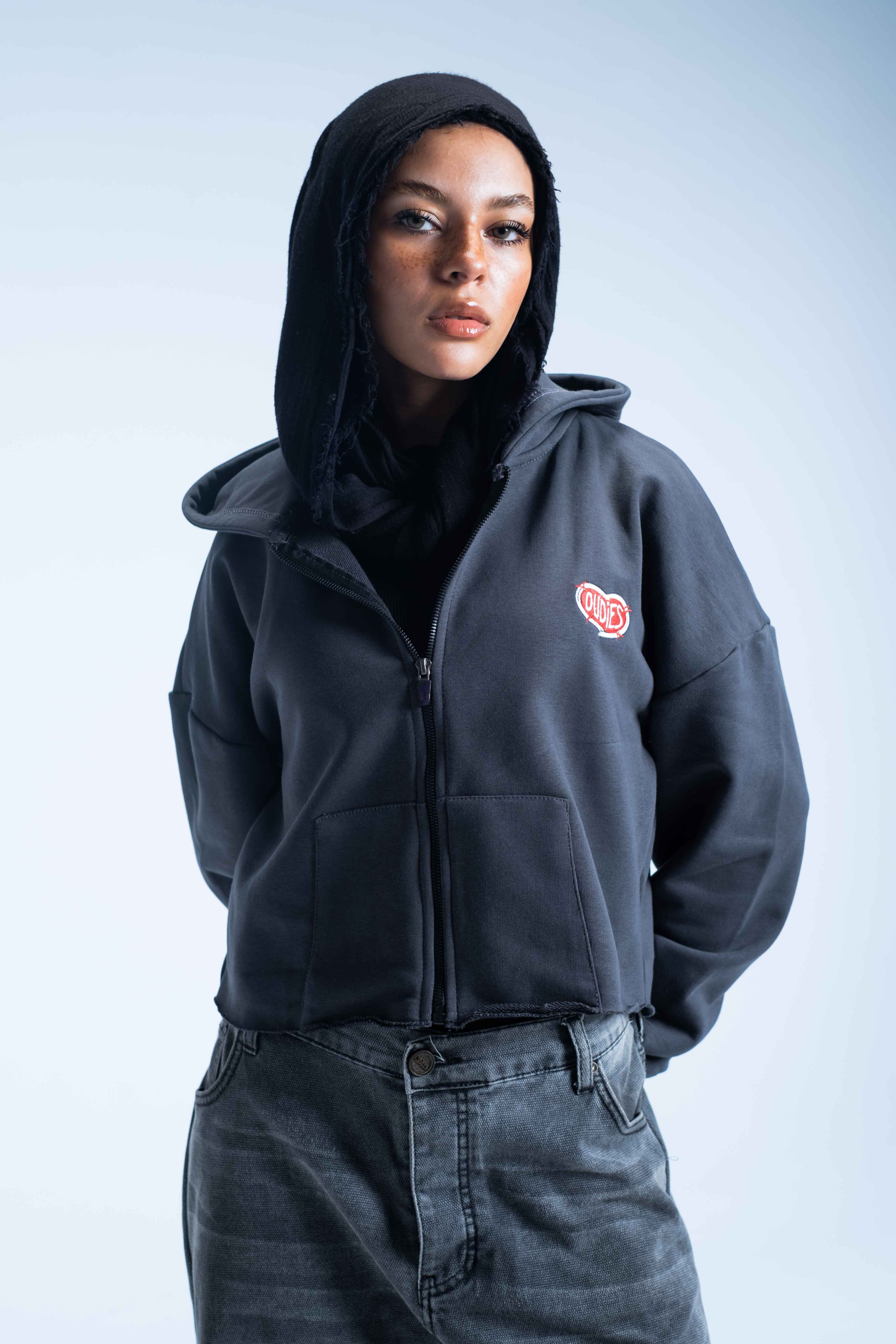 EMBROIDERED CROP HOODIE (GREY)