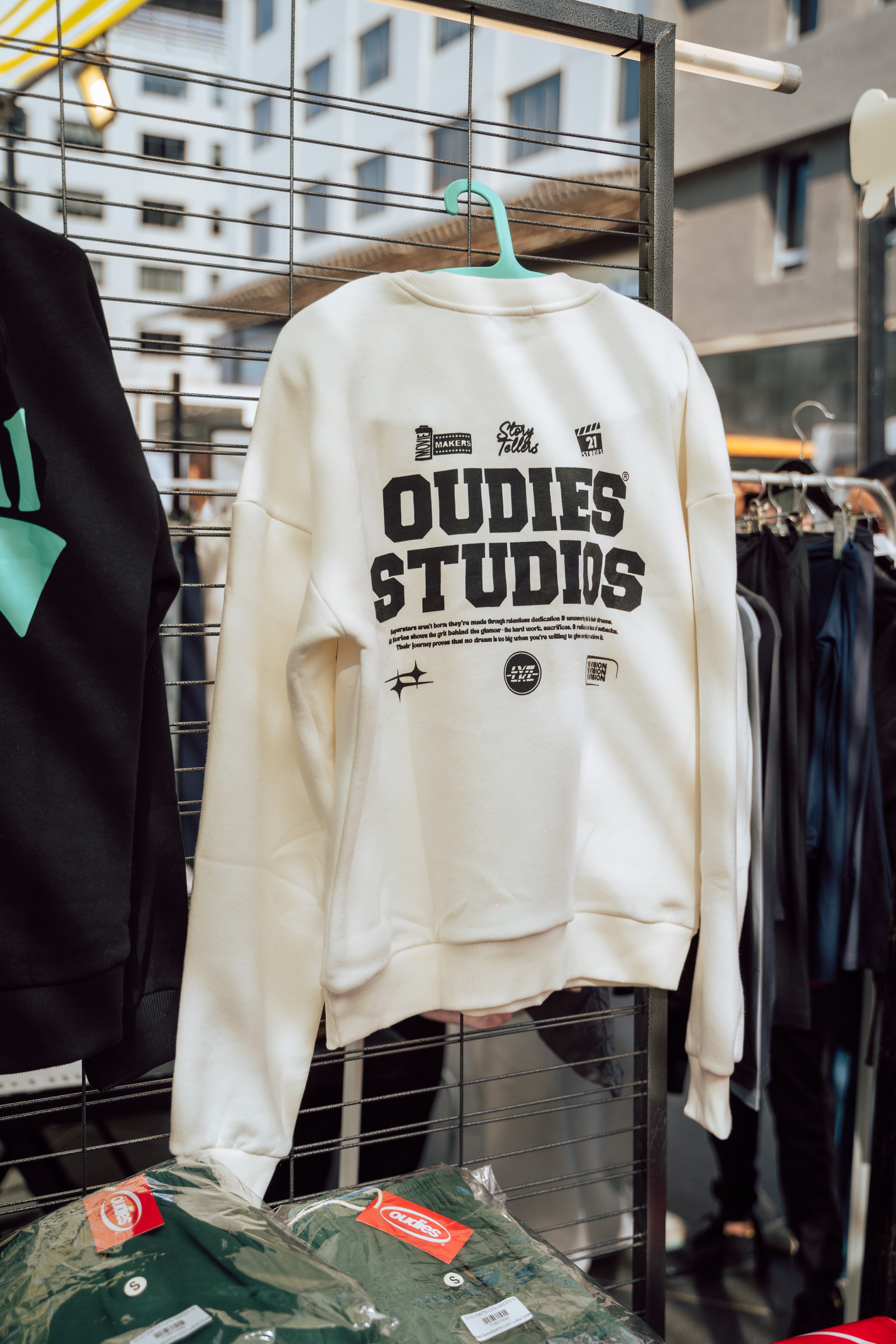 Crewneck Oudies Studios Off-white